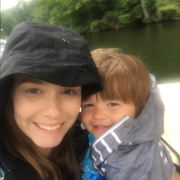 Meet your Posher, Julie - Picture 1 of 2